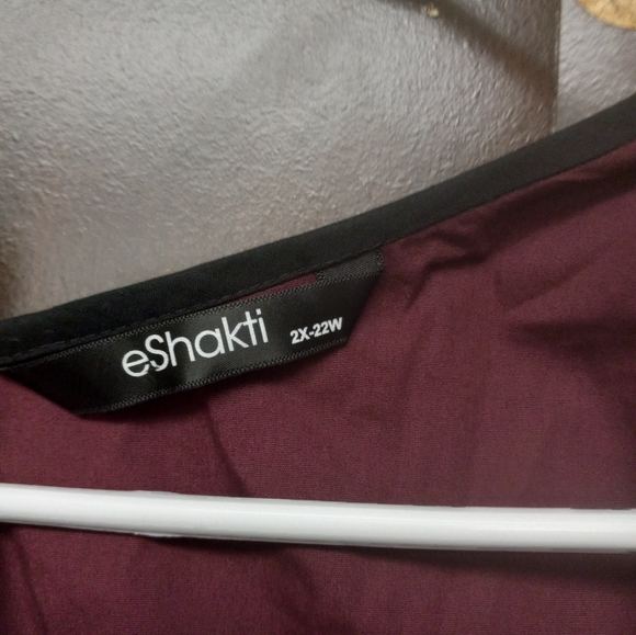 Eshakti dress - Picture 4 of 7